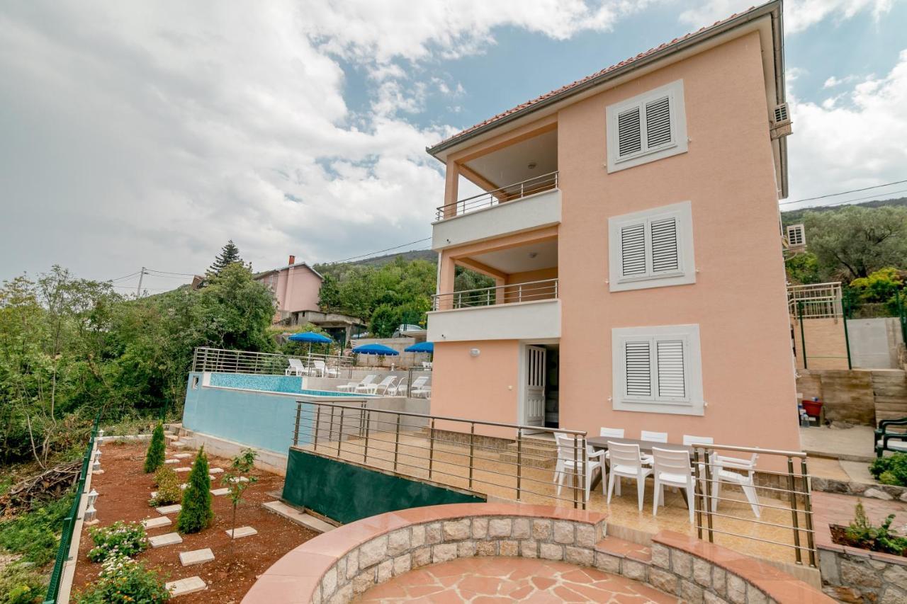 Apartments Mitrovic Луштица Экстерьер фото
