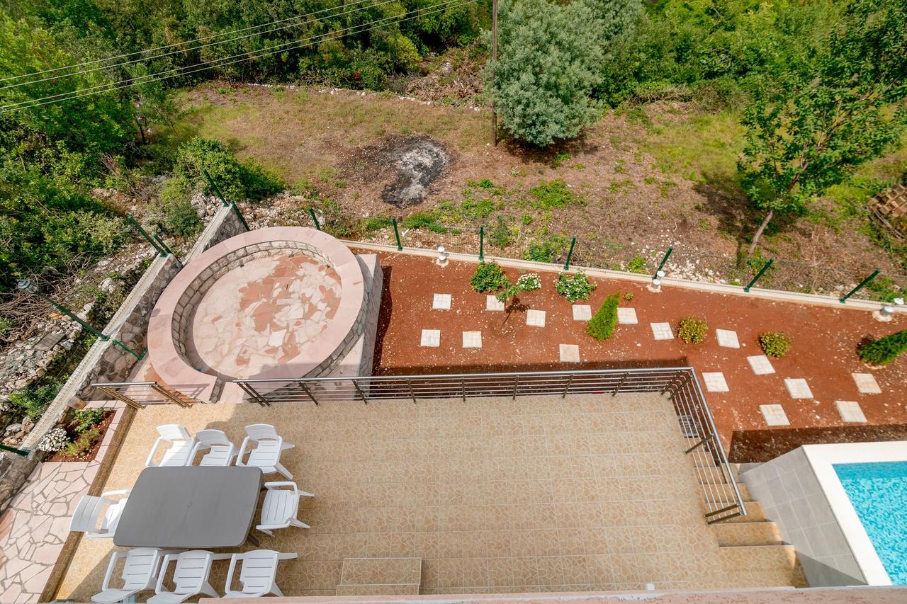 Apartments Mitrovic Луштица Экстерьер фото