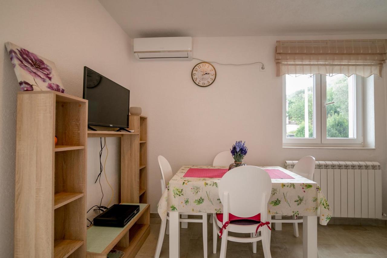 Apartments Mitrovic Луштица Экстерьер фото