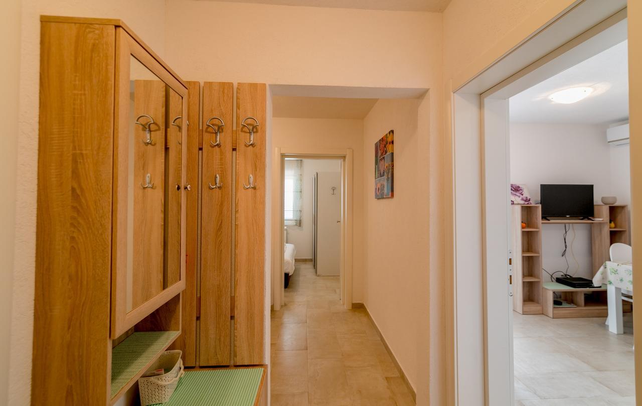 Apartments Mitrovic Луштица Экстерьер фото